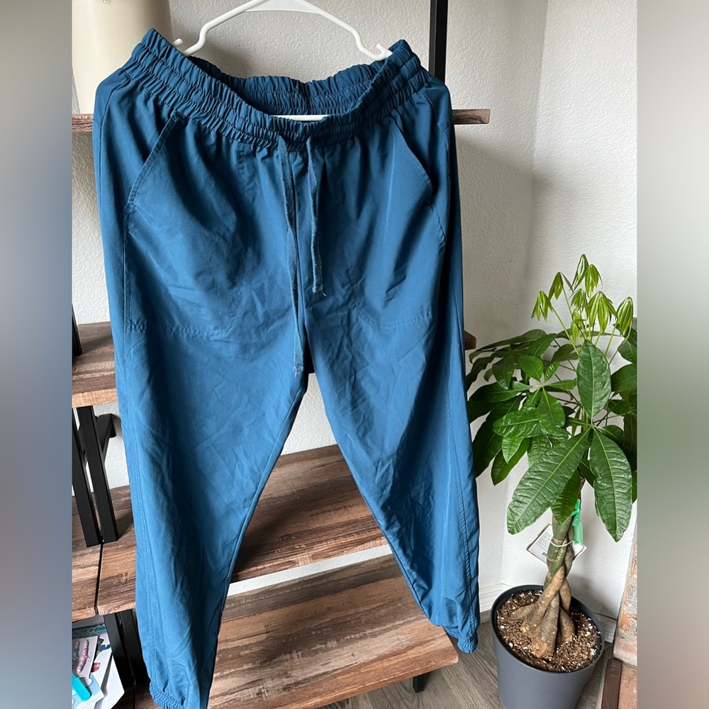Thread for Thought Lounge Joggers (L)